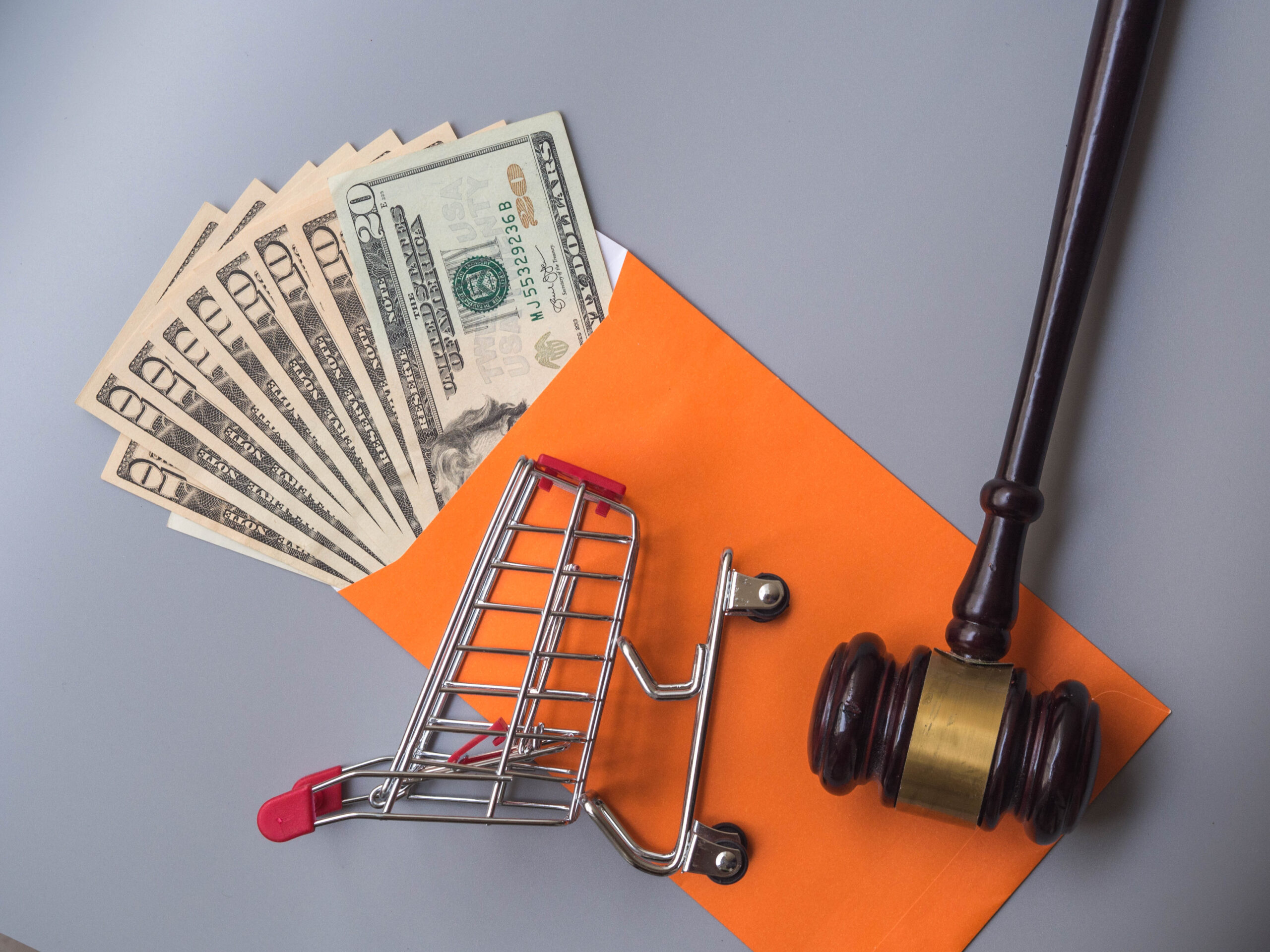 Subastas vs. compras tradicionales: ¿Cuál es la mejor opción para tu empresa?